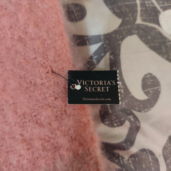 Victoria's Secret Plaid Fluffy Scarf In Buff Pink Grey - Picture 5 of 9